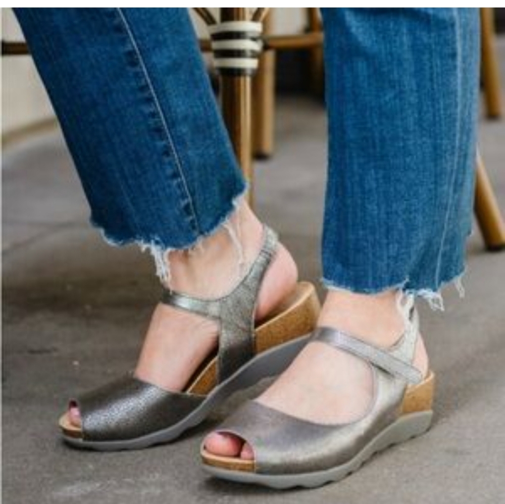 Dansko Silver Gray Sandals Minimalist Design